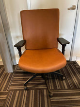 Load image into Gallery viewer, Bouty Kadera 5002 Executive chair with high back