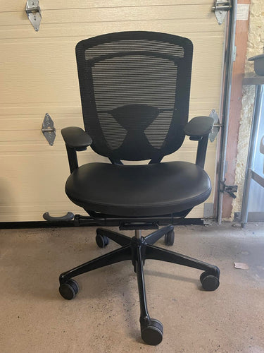 Nuova Contessa - Synchro-Tilt Task Chair with leather seat
